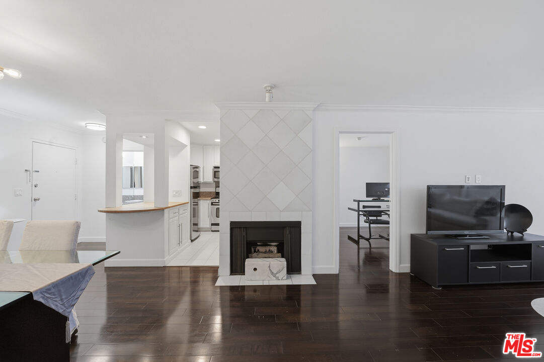 10732 Woodbine Street, Unit 3 Los Angeles, CA 90034 - Photo 12 of 37