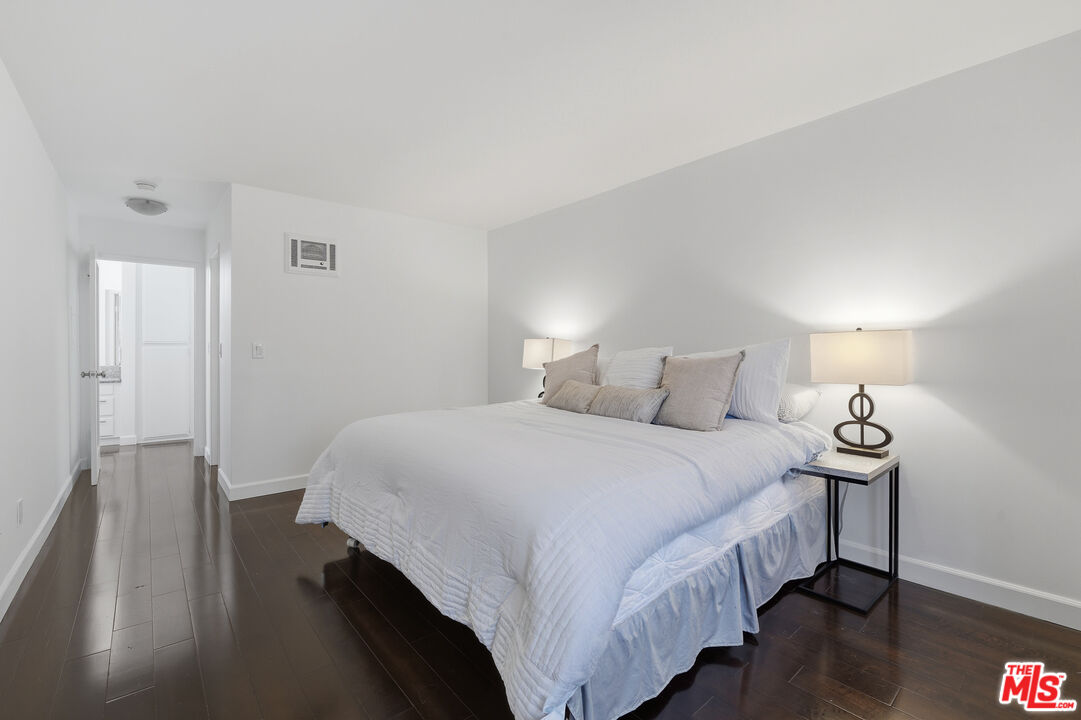 10732 Woodbine Street, Unit 3 Los Angeles, CA 90034 - Photo 23 of 37