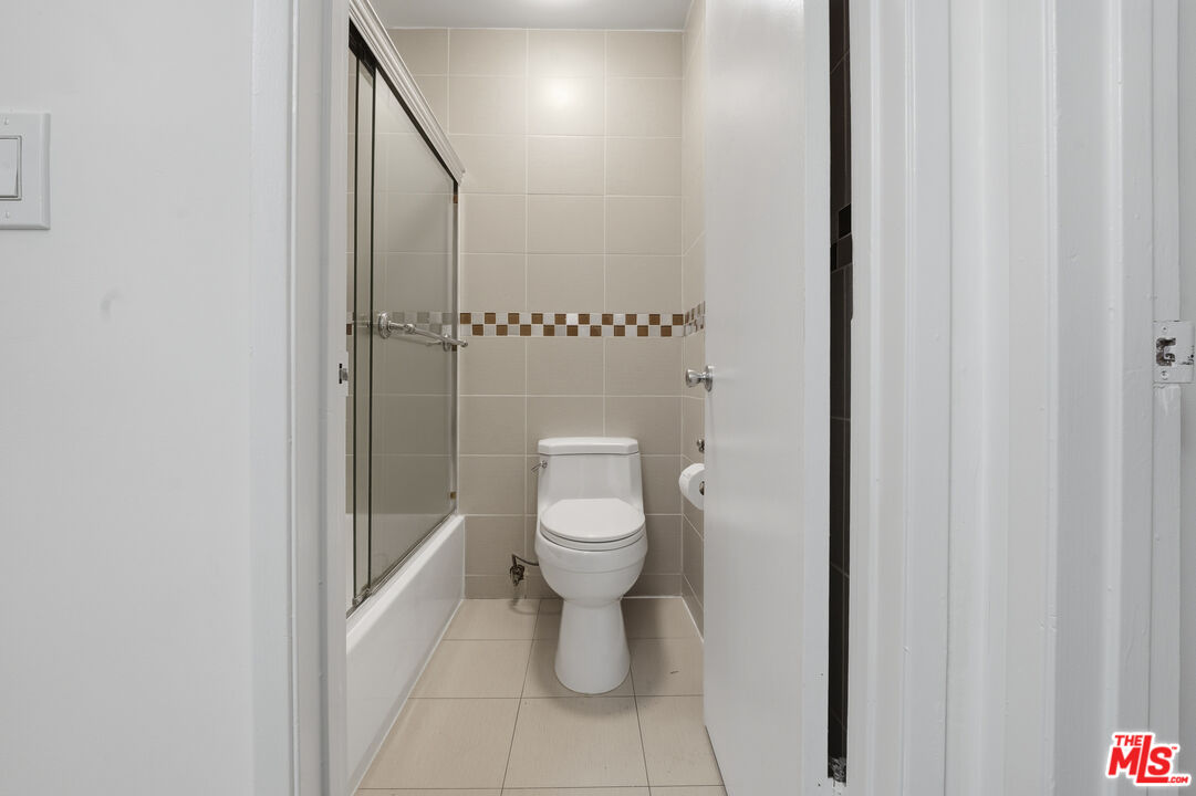 10732 Woodbine Street, Unit 3 Los Angeles, CA 90034 - Photo 29 of 37