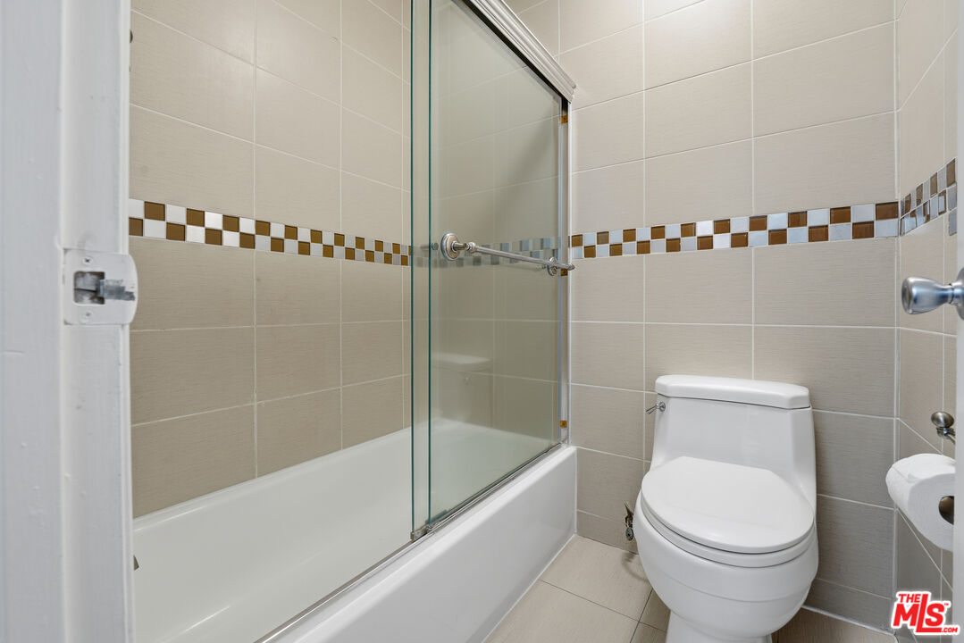 10732 Woodbine Street, Unit 3 Los Angeles, CA 90034 - Photo 30 of 37