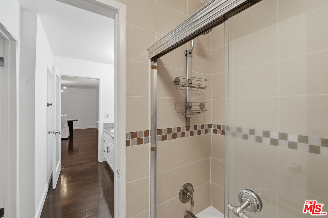 10732 Woodbine Street, Unit 3 Los Angeles, CA 90034 - Photo 31 of 37