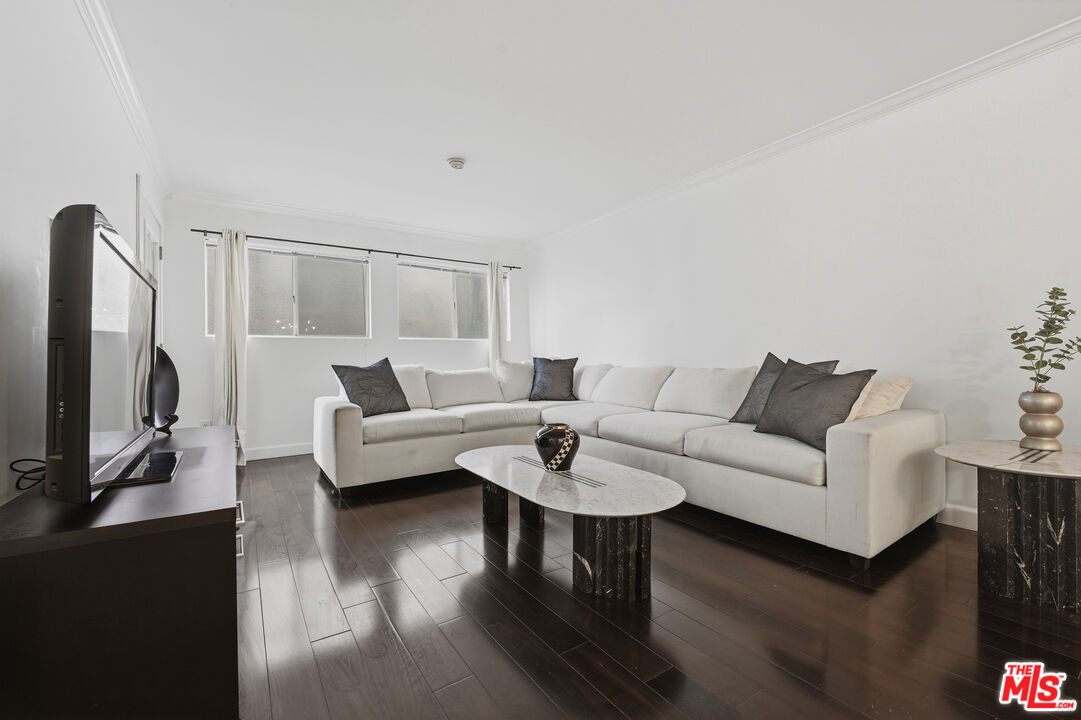 10732 Woodbine Street, Unit 3 Los Angeles, CA 90034 - Photo 5 of 37