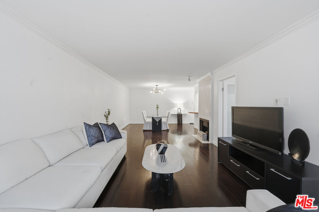 10732 Woodbine Street, Unit 3 Los Angeles, CA 90034 - Photo 6 of 37