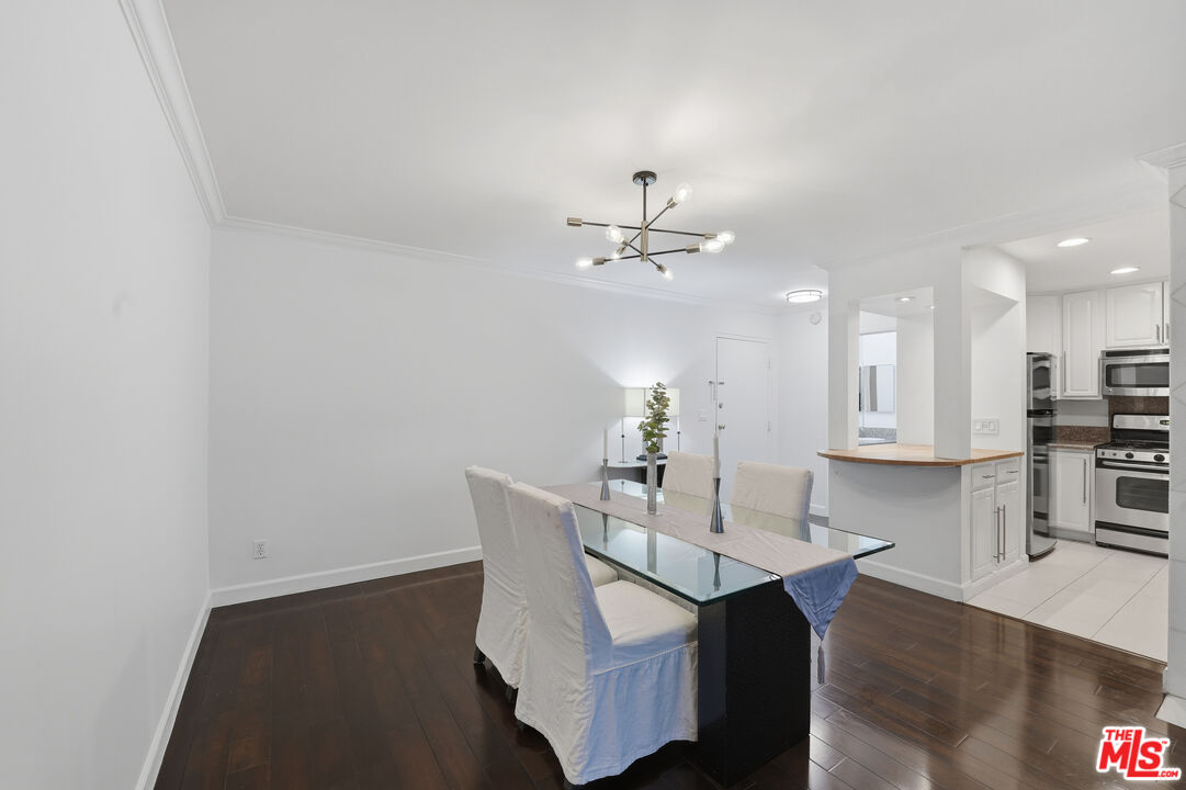 10732 Woodbine Street, Unit 3 Los Angeles, CA 90034 - Photo 7 of 37