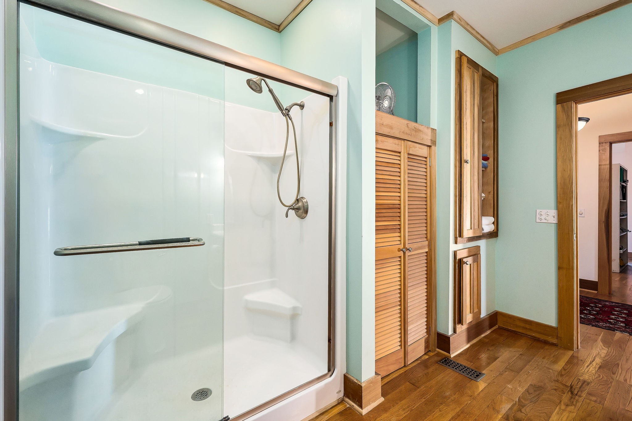 225 Apple Valley Lane Morrison, TN 37357 - Photo 34 of 74 a bathroom with a glass shower door