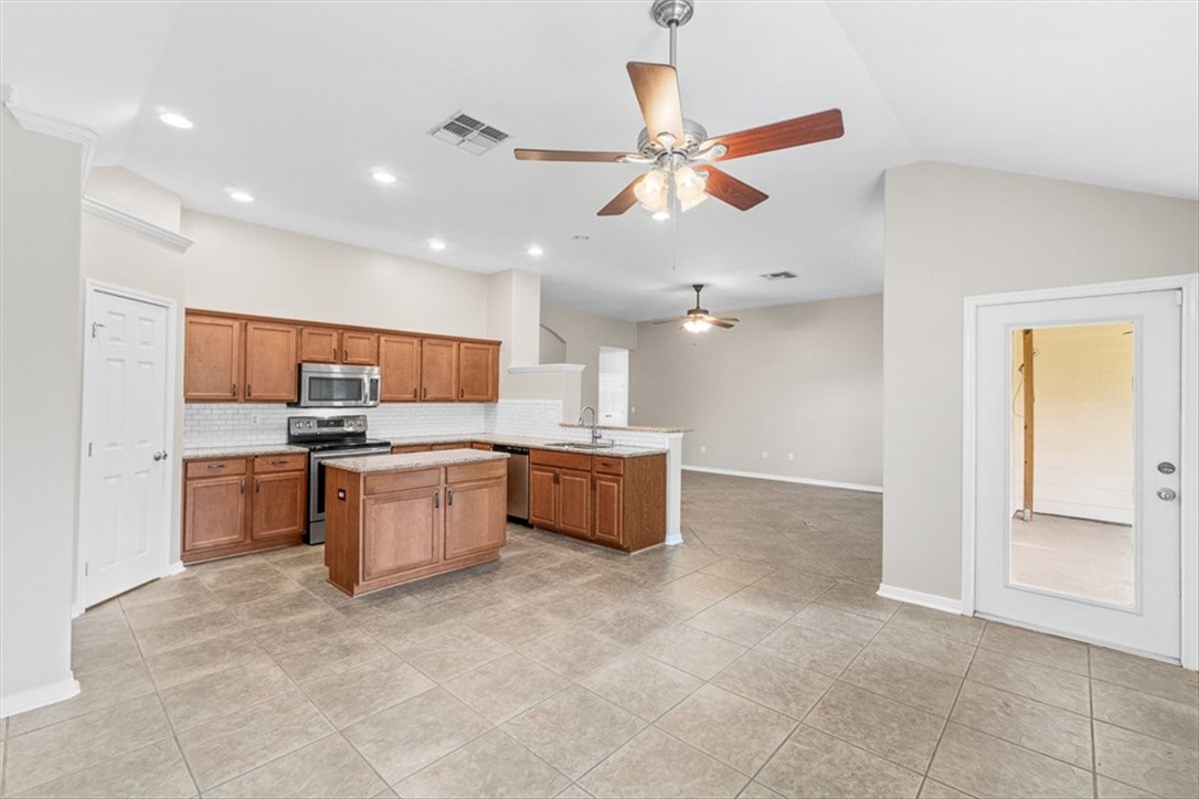 314 San Rafael Drive Portland, TX 78374 - Photo 11 of 27