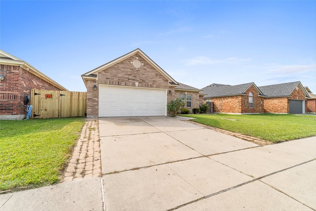 314 San Rafael Drive Portland, TX 78374 - Photo 3 of 27