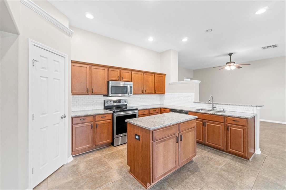 314 San Rafael Drive Portland, TX 78374 - Photo 9 of 27