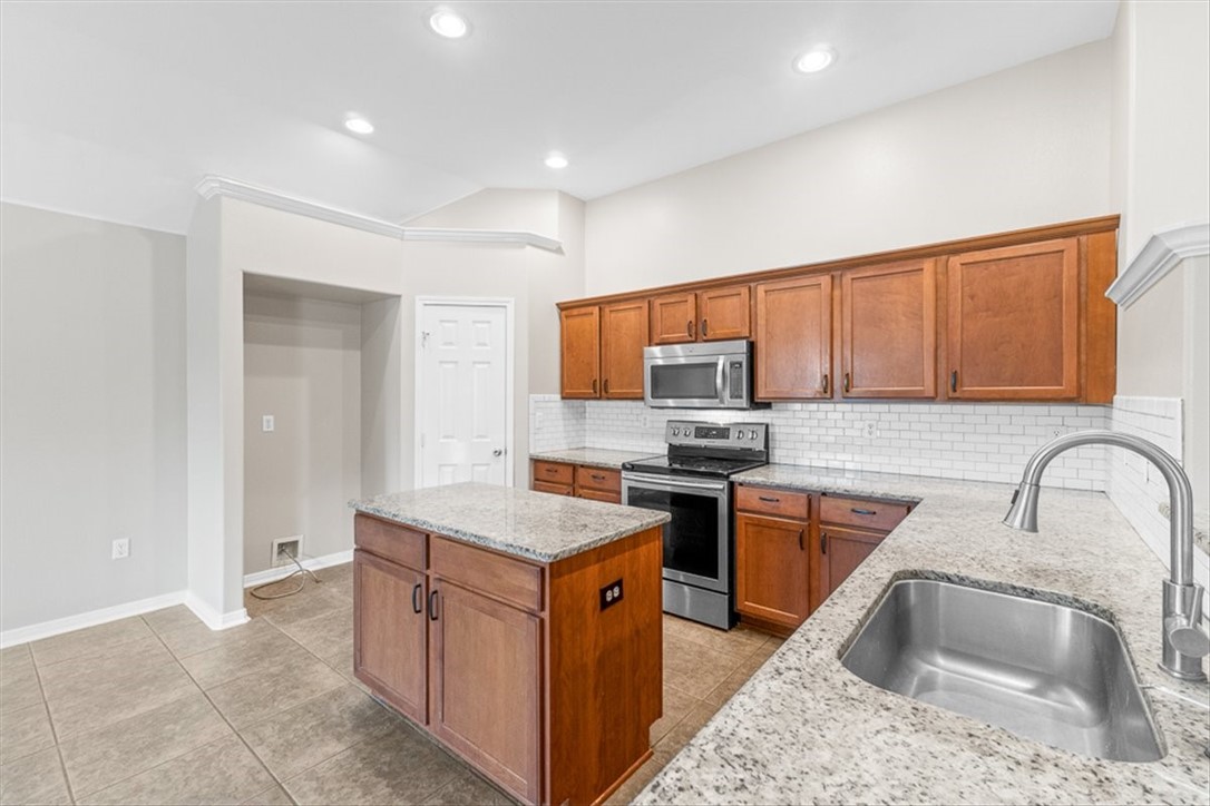 314 San Rafael Drive Portland, TX 78374 - Photo 10 of 27