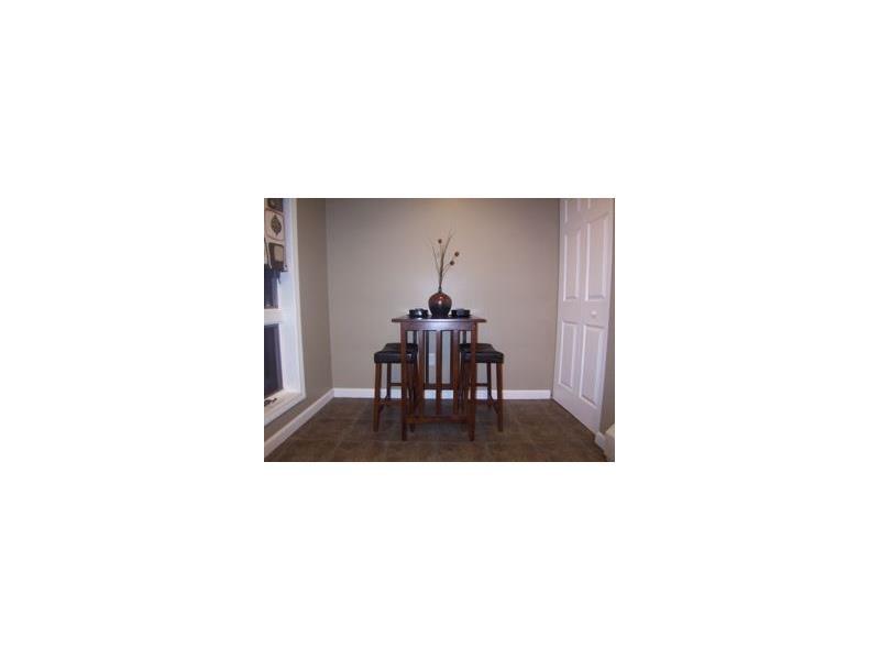 9 Hubbard Farms Road, Unit 17 Orono, ME 04473 - Photo 5 of 17 Dining Room.