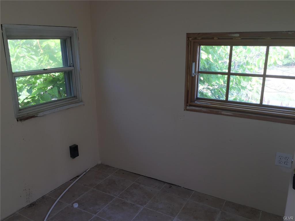 6340 Chapmans Road Allentown, PA 18104 - Photo 4 of 10 Gallery Image 4