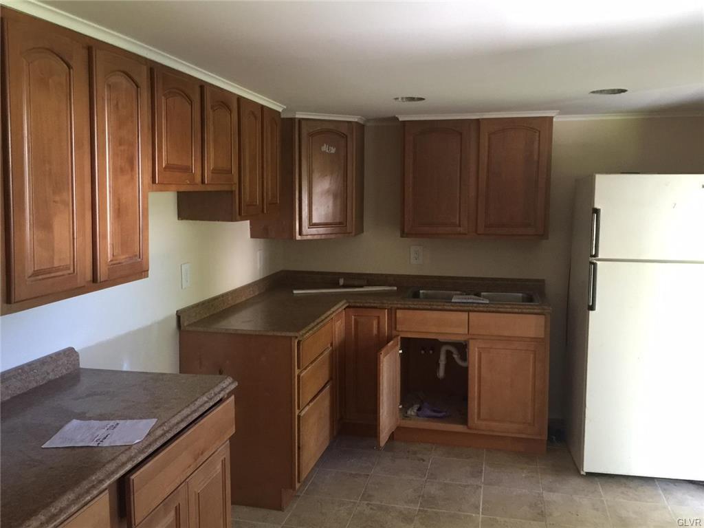 6340 Chapmans Road Allentown, PA 18104 - Photo 5 of 10 Gallery Image 5