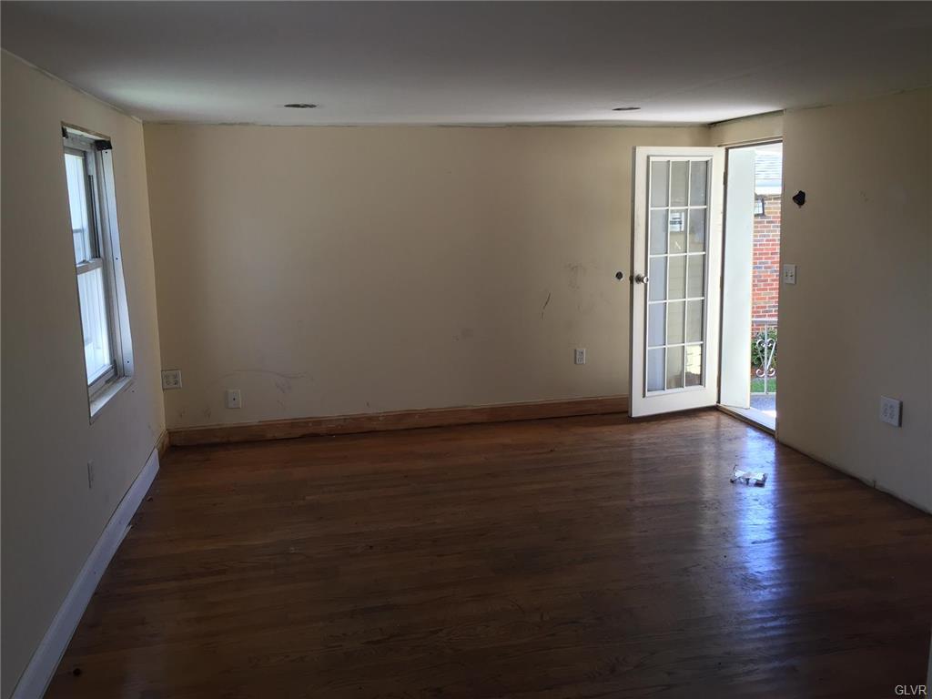 6340 Chapmans Road Allentown, PA 18104 - Photo 6 of 10 Gallery Image 6