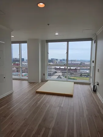 $4,000 | 1 Nassau Street, Unit 2205, Boston, MA 02111