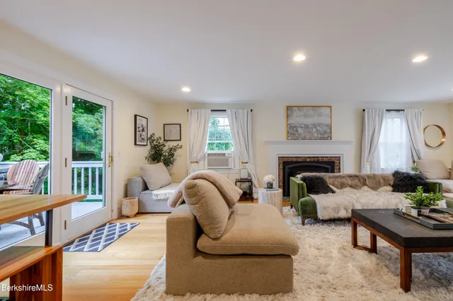 $889,000 | 11 Prospect Street, Great Barrington, MA 01230