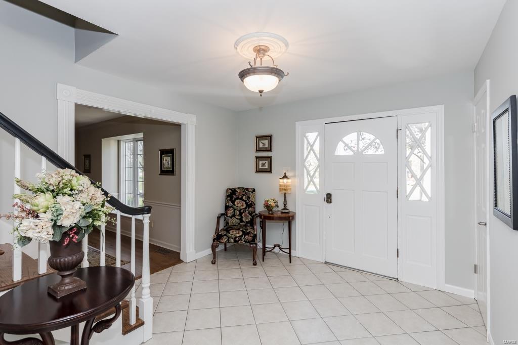 15868 Richborough Road Chesterfield, MO 63017 - Photo 3 of 51 Gallery Image 3