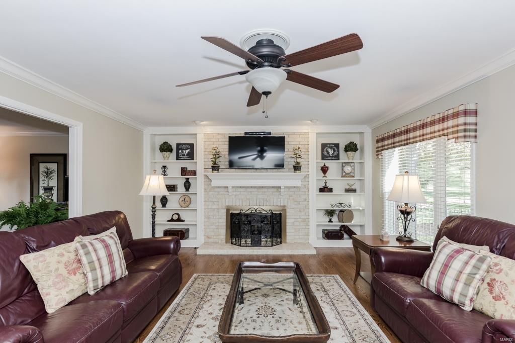 15868 Richborough Road Chesterfield, MO 63017 - Photo 8 of 51 Gallery Image 8
