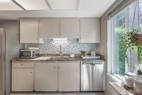 $300,000 | 17515 151st Avenue Southeast, Unit 66, Renton, WA 98058