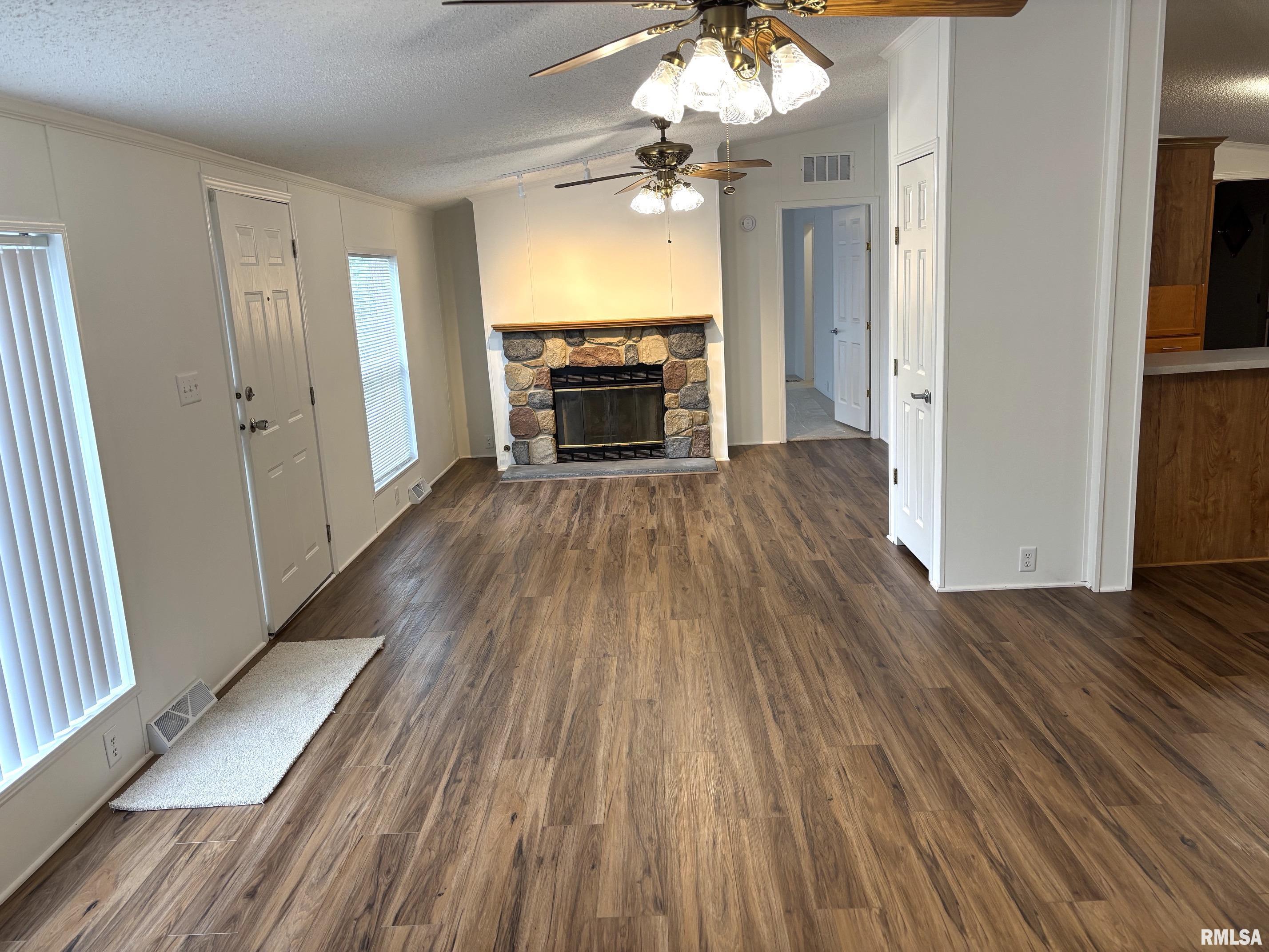 2800 Vía Rosso, Unit 73 Springfield, IL 62703 - Photo 14 of 43