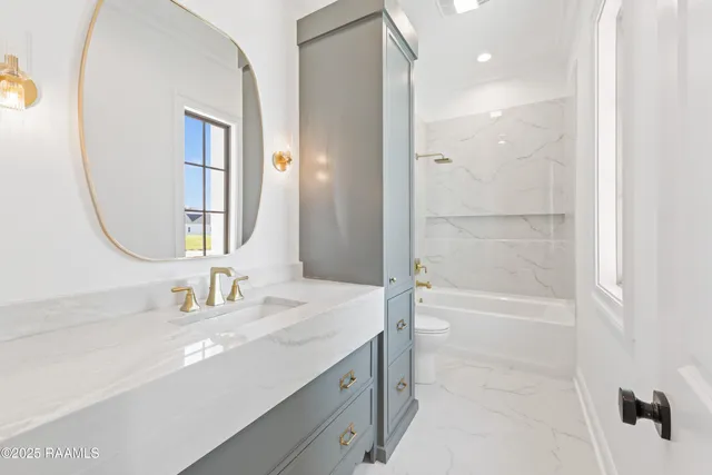 $899,000 | 301 Gunter Grass Court, Lafayette, LA 70508