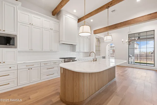 $899,000 | 301 Gunter Grass Court, Lafayette, LA 70508