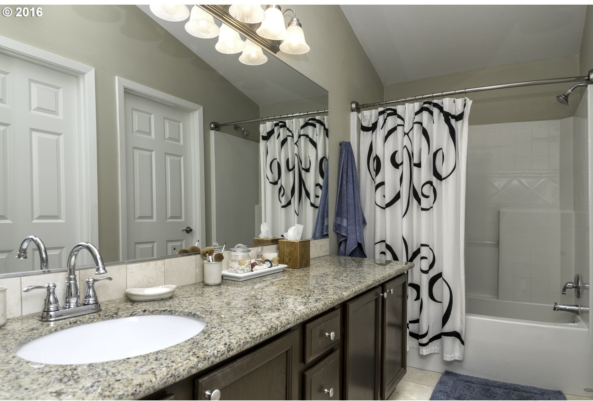 20786 Northeast Rockspring Street Beaverton, OR 97006 - Photo 10 of 22 Gallery Image 10