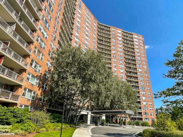 $350,000 | 5700 Arlington Avenue, Unit 20S | North Riverdale