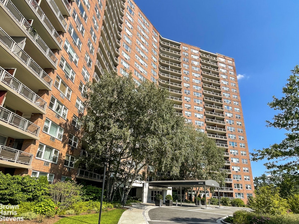 5700 Arlington Avenue, Unit 20S Bronx, NY 10471 - Photo 9 of 15 a front view of a building