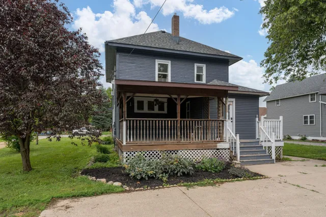 $129,000 | 240 Cleveland Avenue West, Winnebago, MN 56098