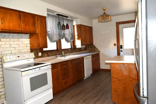 $129,000 | 240 Cleveland Avenue West, Winnebago, MN 56098