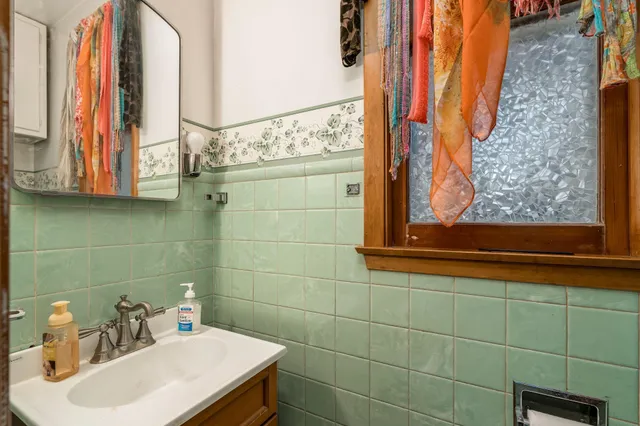 $129,000 | 240 Cleveland Avenue West, Winnebago, MN 56098