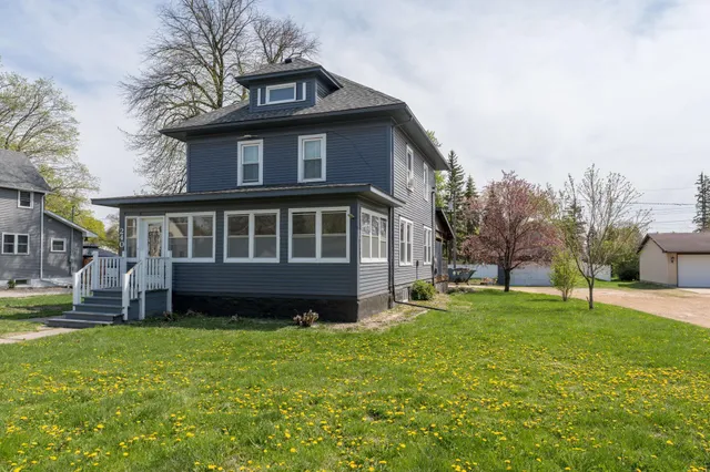 $129,000 | 240 Cleveland Avenue West, Winnebago, MN 56098