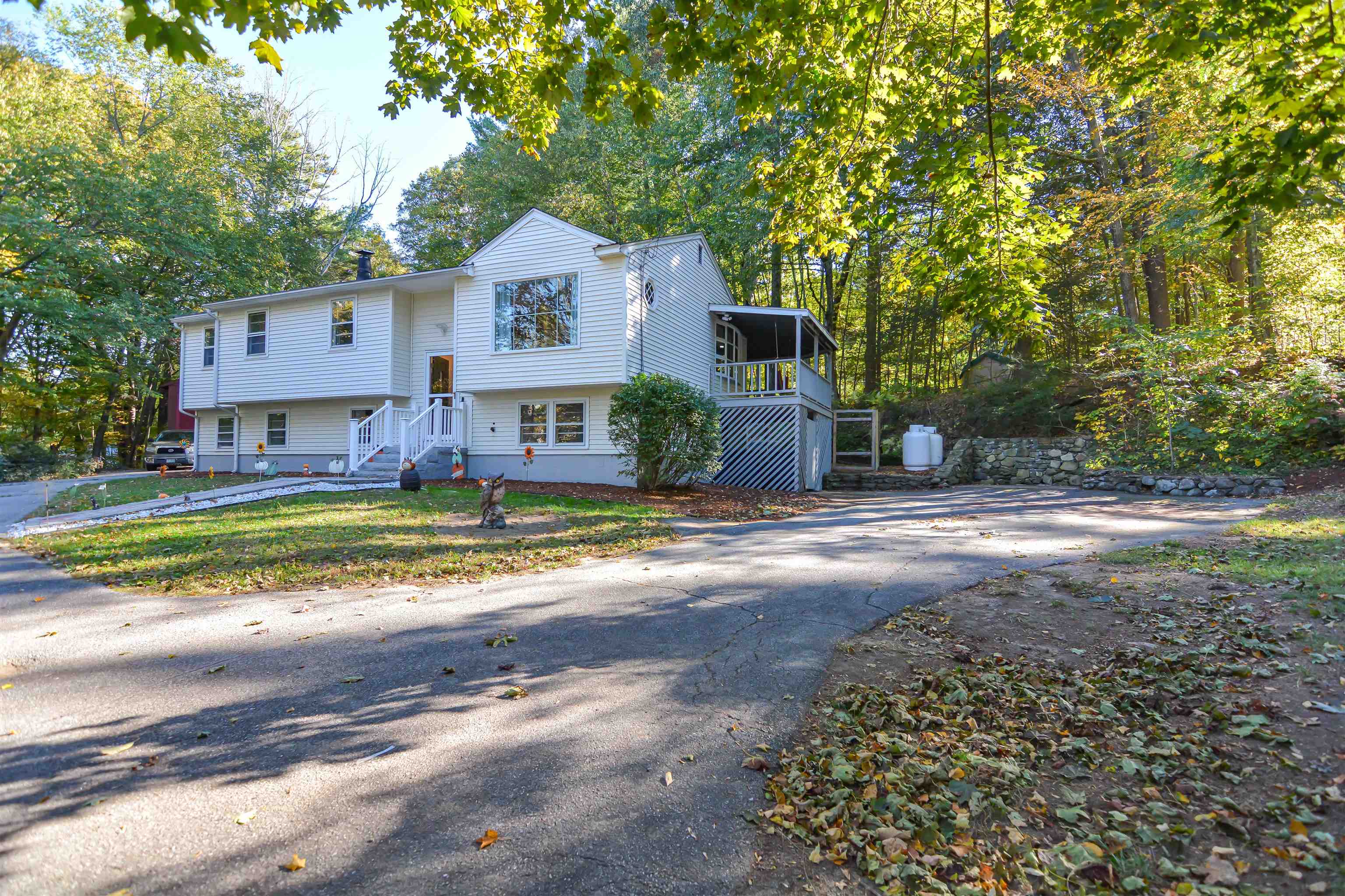 183 Chester Road Derry, NH 03038 - Photo 2 of 59