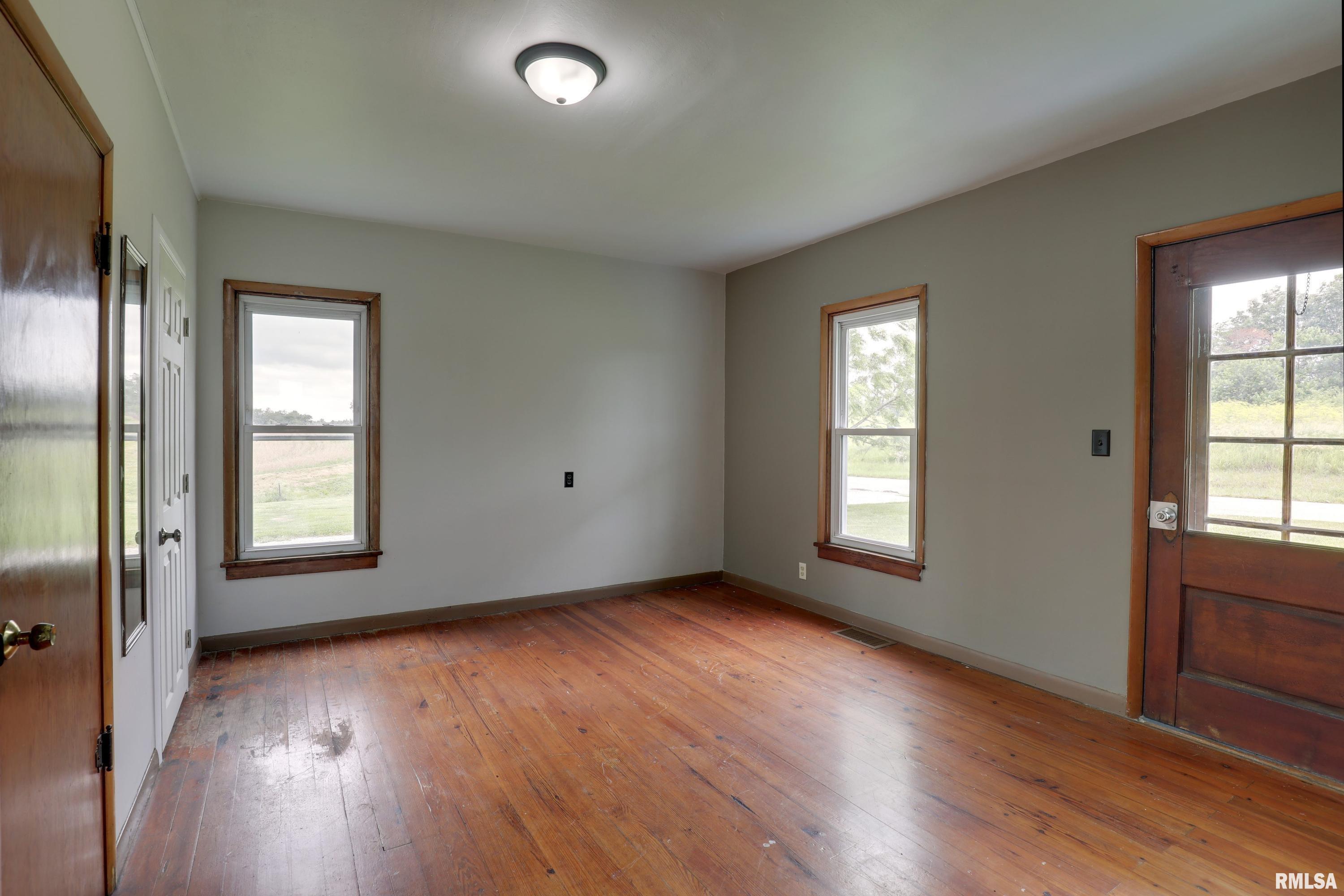 321 North Co Road 1200 Sutter, IL 62373 - Photo 17 of 63