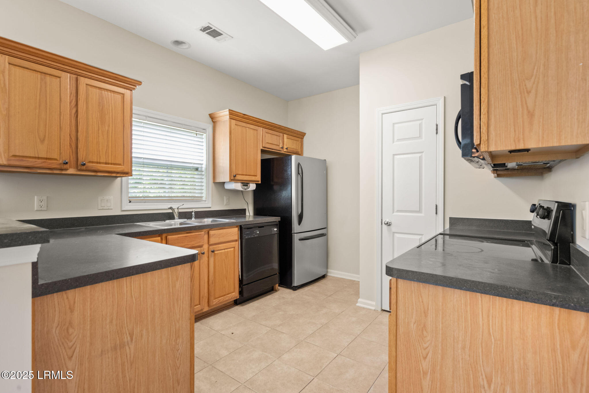 39 Woods Bay Road Bluffton, SC 29910 - Photo 18 of 47 39WoodsBay-12