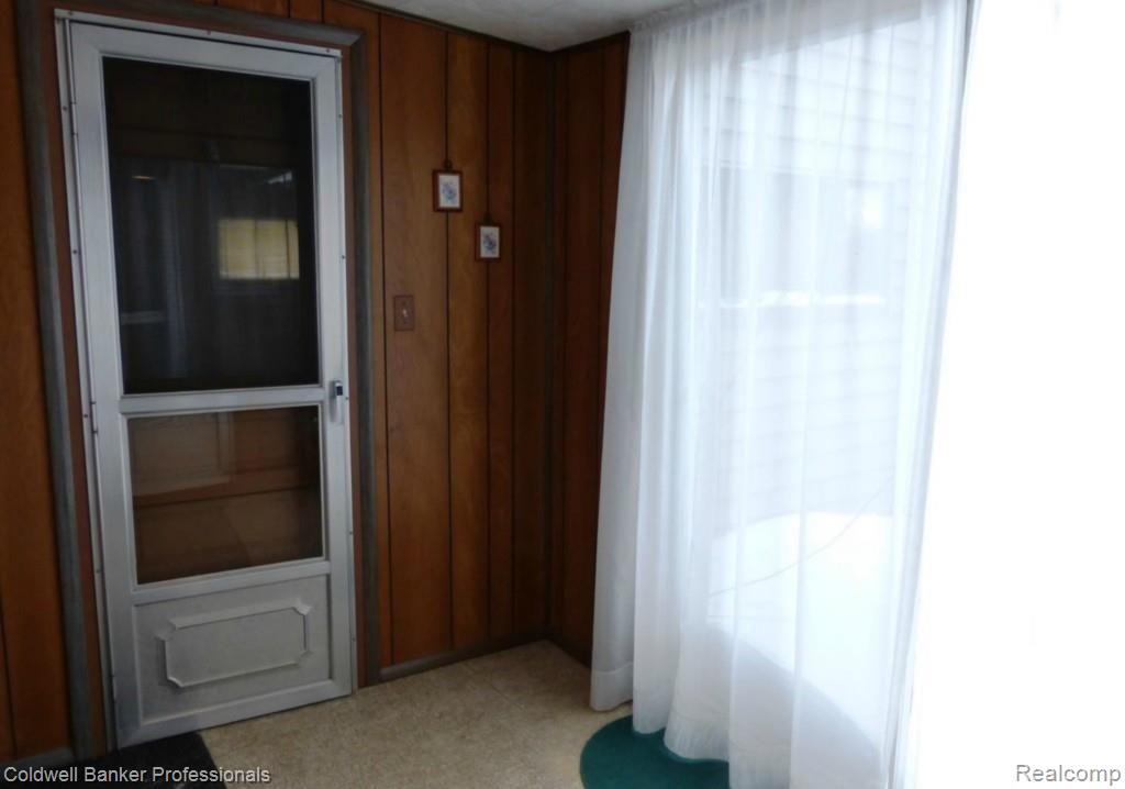 9277 Big Lake Road Clarkston, MI 48346 - Photo 12 of 14 12.jpg