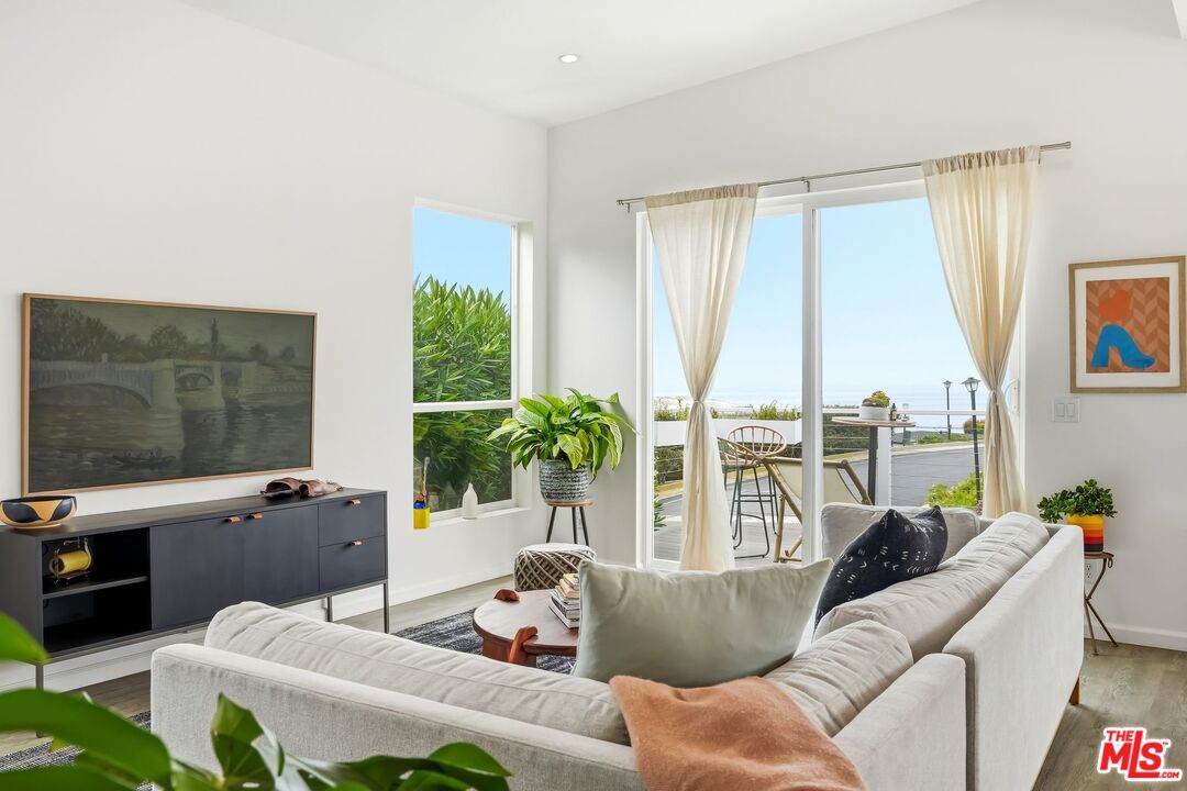 29500 Heathercliff Road, Unit 134 Malibu, CA 90265 - Photo 1 of 34