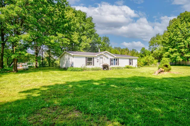 $205,500 | 12650 State Road, Leslie, MI 49251