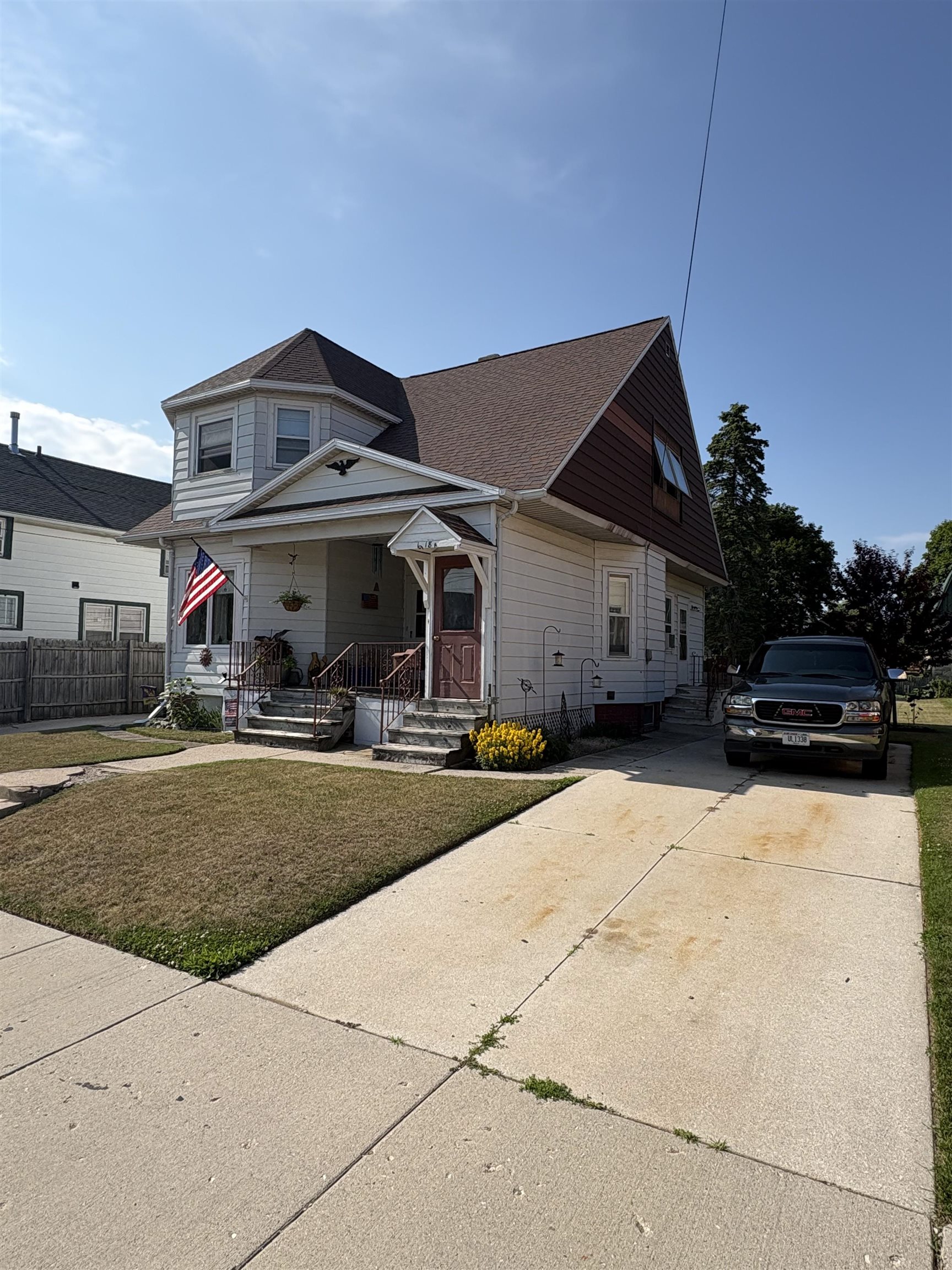 1618 20th Street Two Rivers, WI 54241 - Photo 2 of 12