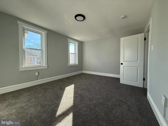 $1,750 | 333 West Buck Street, Paulsboro, NJ 08066