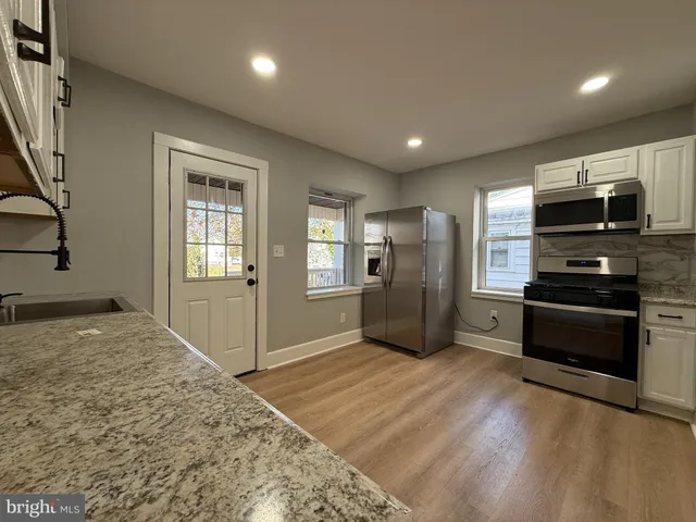 $1,750 | 333 West Buck Street, Paulsboro, NJ 08066