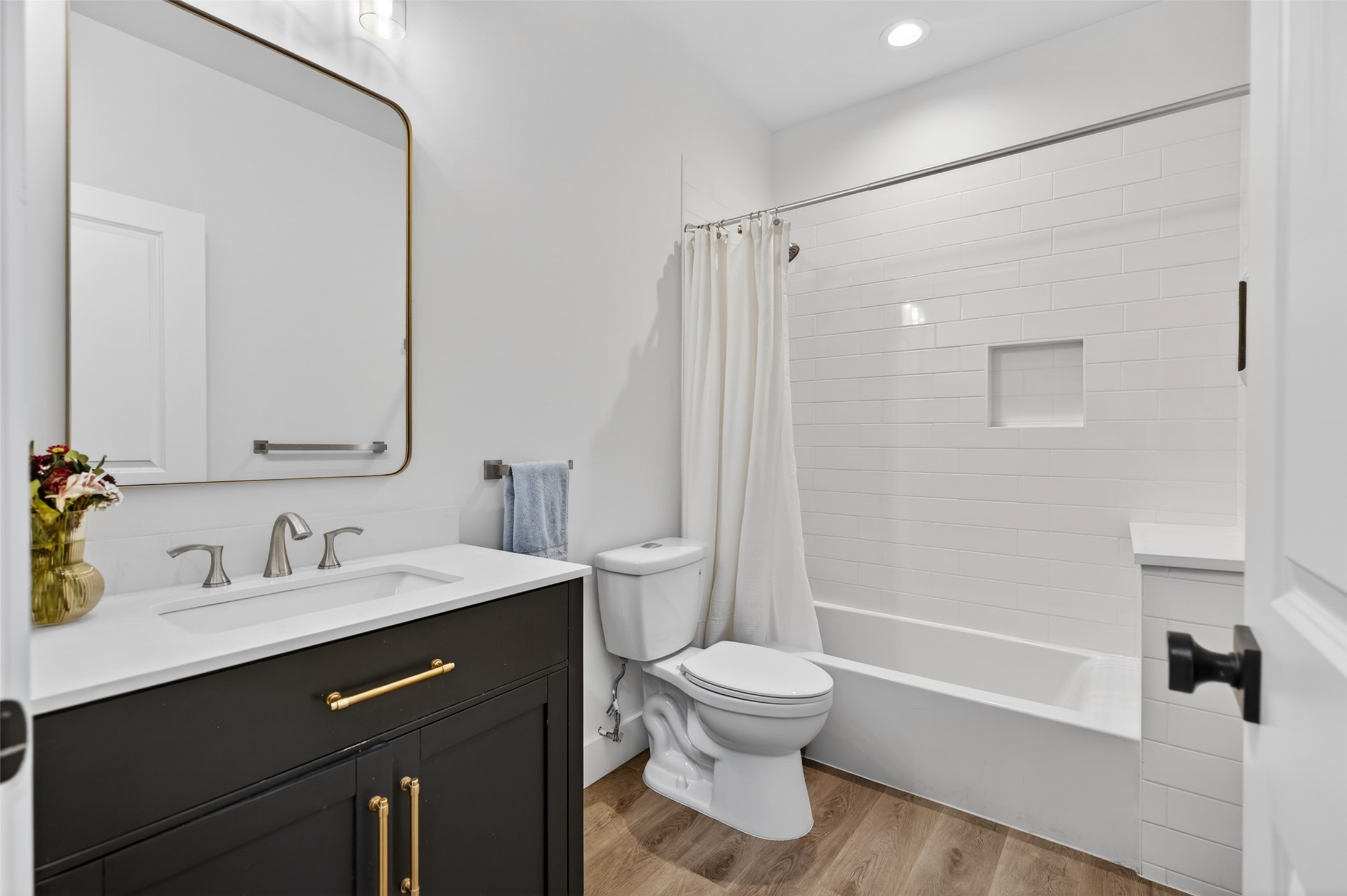 598 Lookout Mountain Road Johnson City, TX 78636 - Photo 29 of 40 Barndominium Bath 2
