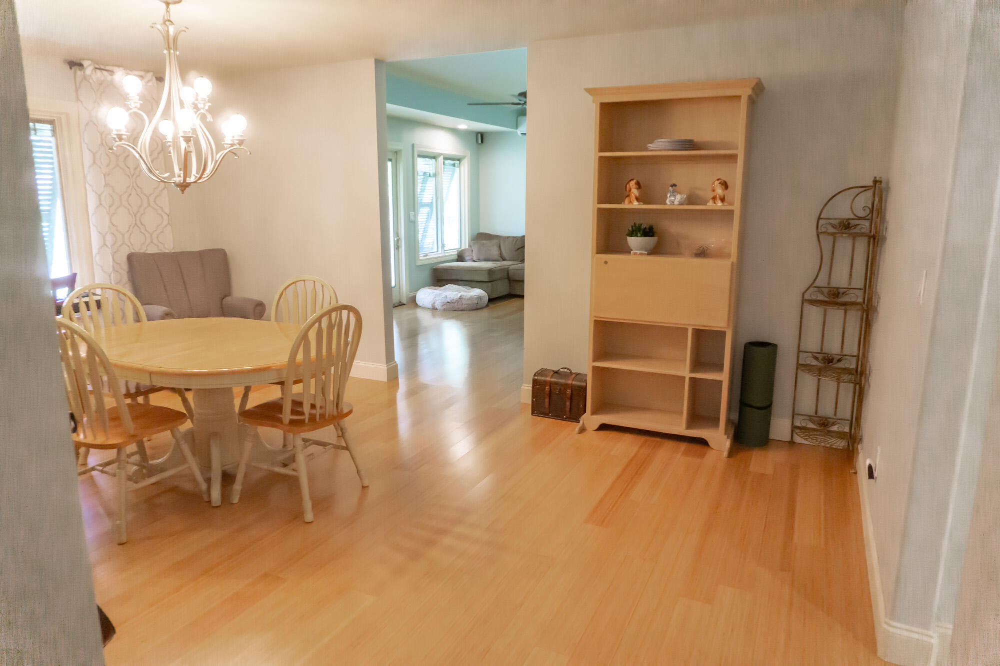 372 Golfview Drive Miramar Beach, FL 32550 - Photo 27 of 66 a view of a dining room with furniture