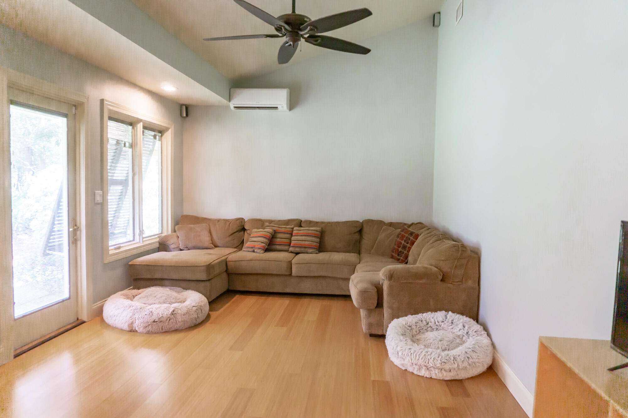 372 Golfview Drive Miramar Beach, FL 32550 - Photo 31 of 66 a living room with furniture and a large window