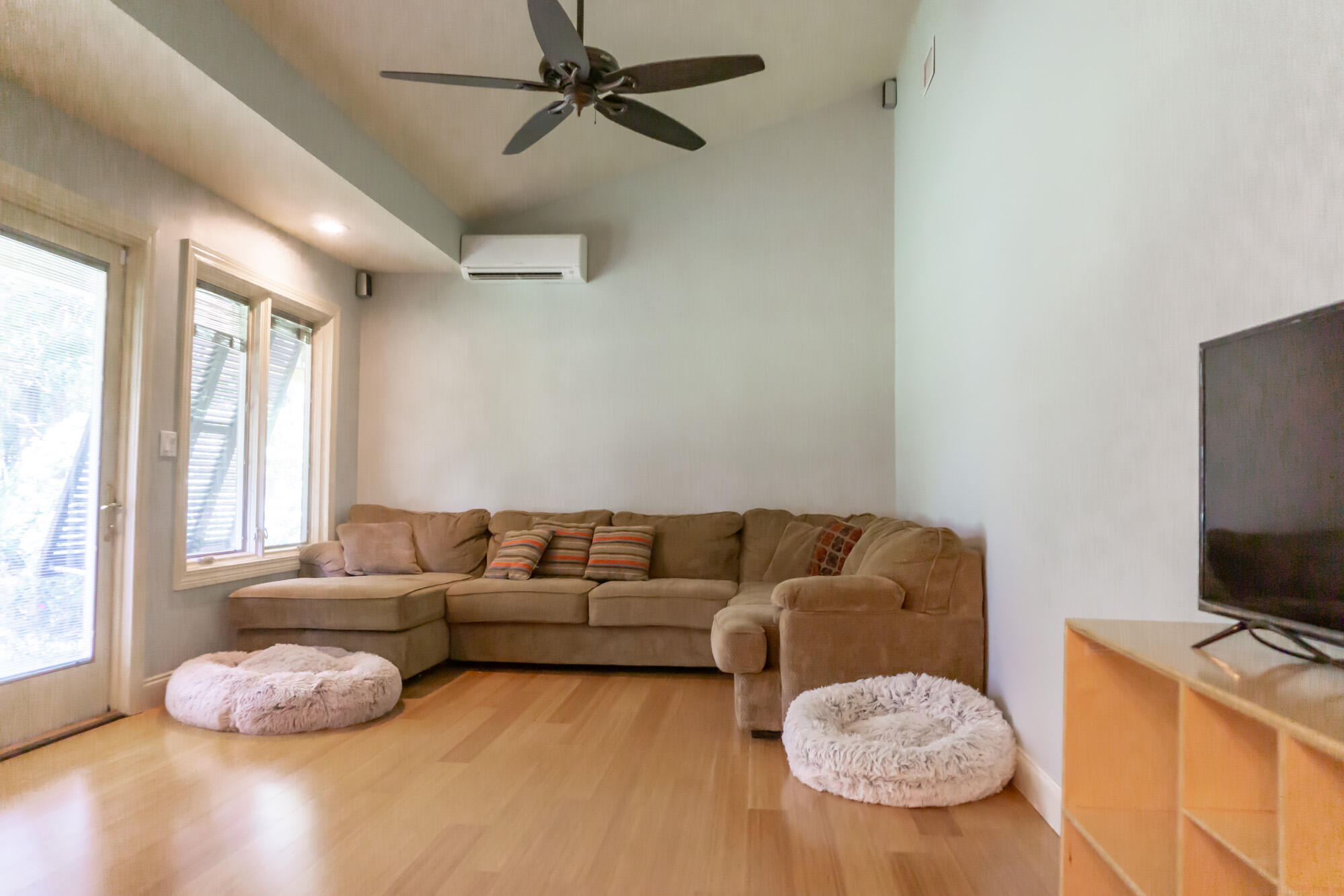 372 Golfview Drive Miramar Beach, FL 32550 - Photo 34 of 66 a living room with furniture and a flat screen tv