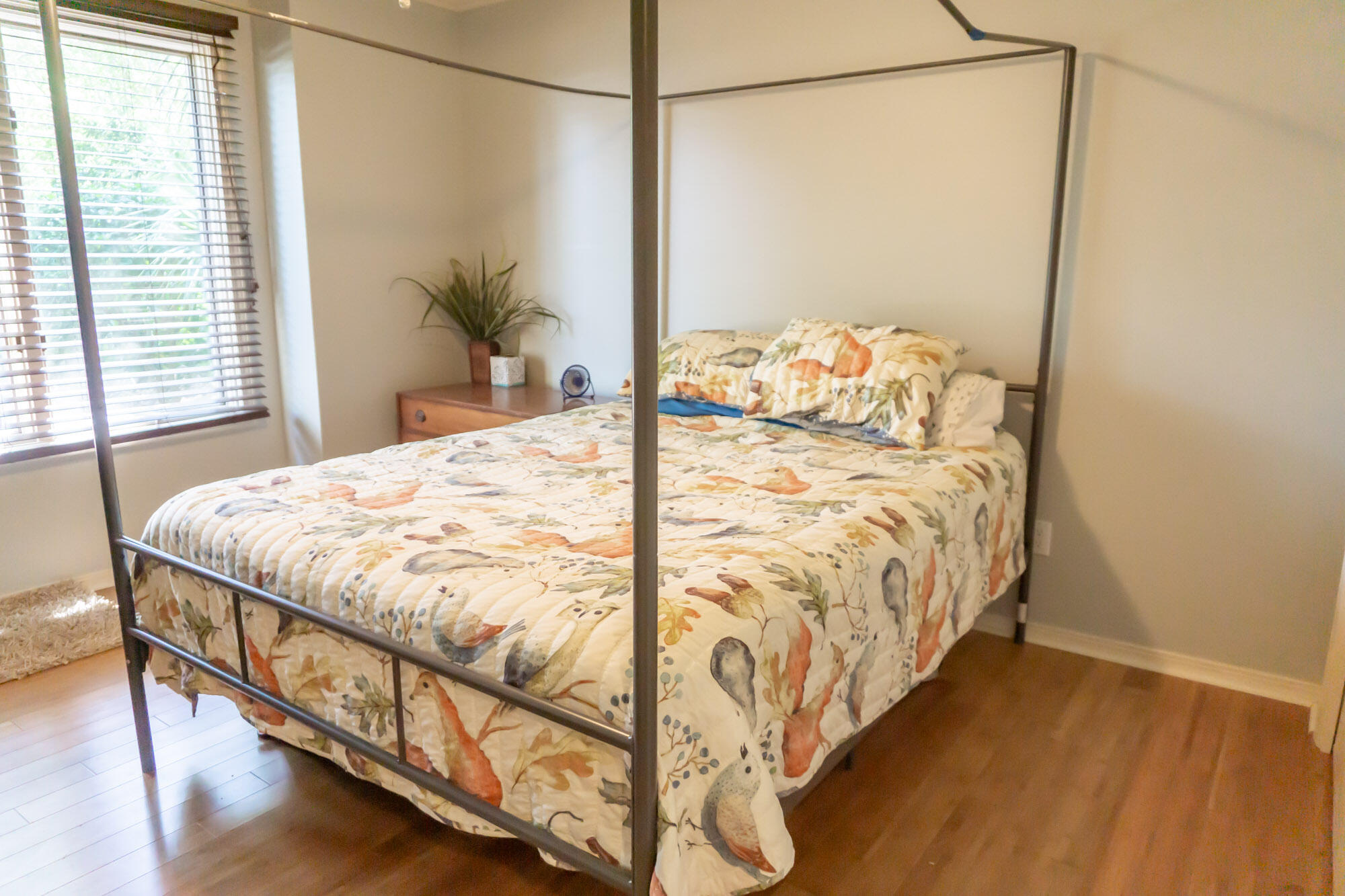 372 Golfview Drive Miramar Beach, FL 32550 - Photo 47 of 66 a bedroom with a bed and a window