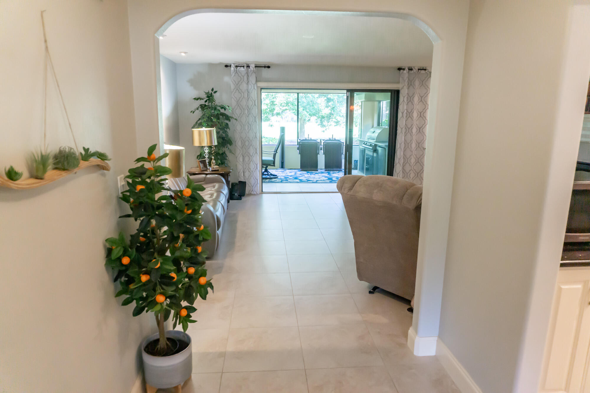 372 Golfview Drive Miramar Beach, FL 32550 - Photo 10 of 66 a room with furniture and a potted plant