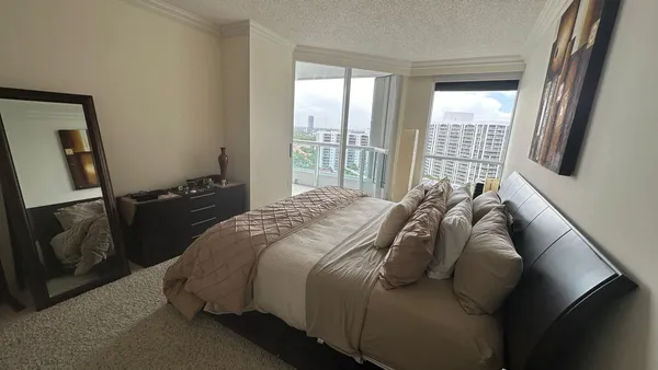 $4,900 | 21055 Yacht Club Drive, Unit 1804, Aventura, FL 33180