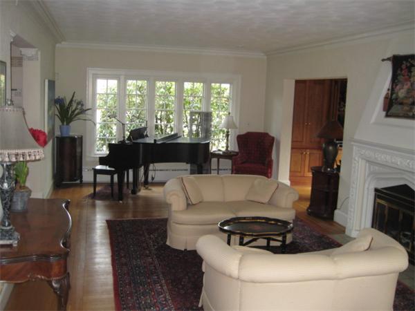 43 Meadowbrook Road Longmeadow, MA 01106 - Photo 5 of 29 Gallery Image 5