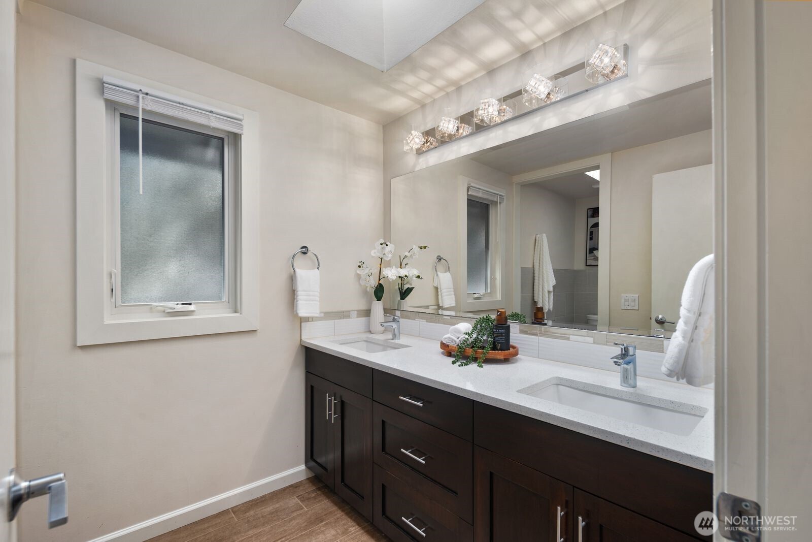 22720 Northeast 46th Street Redmond, WA 98053 - Photo 24 of 40